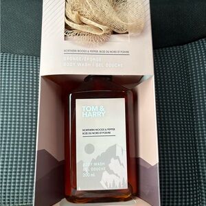 2/35$🍓⭐️ Northern Woods & Pepper Body Wash - Brown